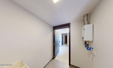 Departamento en Renta en Bosque Real Huixquilucan 24-3790MG