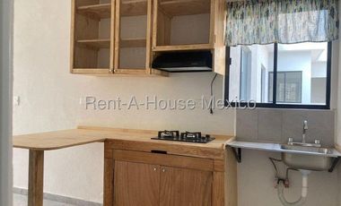 Departamento en Renta en Cerrada calle Mirabello, Los Vinedos mm 25-1422.