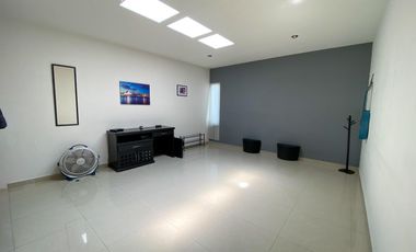Casa en  Venta En Cumbres Del Lago Juriquilla Con Cuatro Recamaras