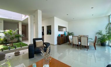 Casa en  Venta En Cumbres Del Lago Juriquilla Con Cuatro Recamaras