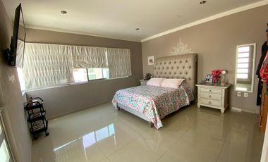 Casa en  Venta En Cumbres Del Lago Juriquilla Con Cuatro Recamaras