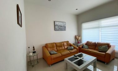 Casa en  Venta En Cumbres Del Lago Juriquilla Con Cuatro Recamaras