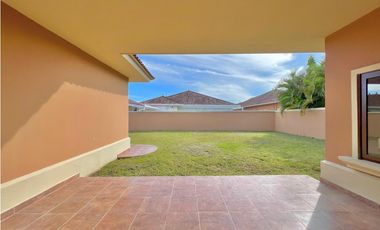 CASA EN VENTA SUNSET COAST 600 M2 DE TERRENO