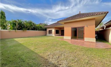 CASA EN VENTA SUNSET COAST 600 M2 DE TERRENO
