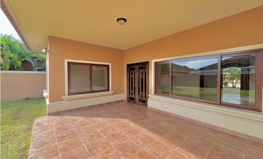 CASA EN VENTA SUNSET COAST 600 M2 DE TERRENO