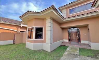 CASA EN VENTA SUNSET COAST 600 M2 DE TERRENO