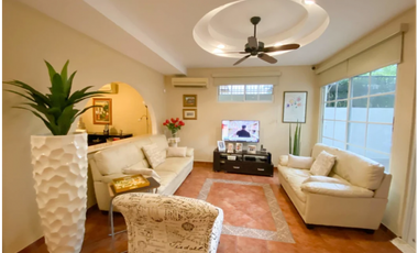 VENTA CASA DUPLEX EN MIRAFLORES EV