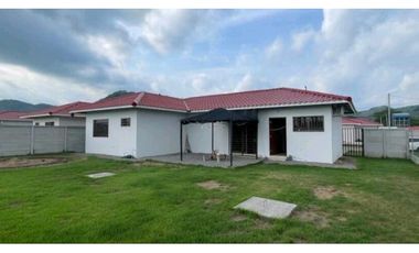 ALQUILER DE CASA EN DAVID 2 RECAMARAS 2 BAÑOS  CERCADA ATRAS