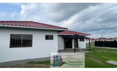ALQUILER DE CASA EN DAVID 2 RECAMARAS 2 BAÑOS  CERCADA ATRAS