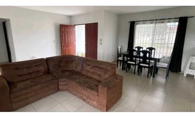 ALQUILER DE CASA EN DAVID 2 RECAMARAS 2 BAÑOS  CERCADA ATRAS