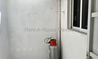 Casa en Renta en Calle Rio Rhin, Fraccionamiento Las Vegas II RU 25-3075.