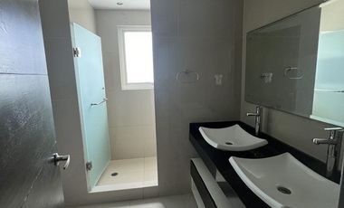 Departamento 3 recámaras en Renta Lagos del Sol, Cancún