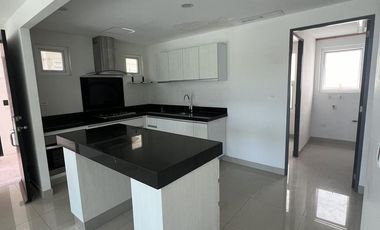 Departamento 3 recámaras en Renta Lagos del Sol, Cancún