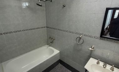 Casa PH en venta en Quilmes Oeste
