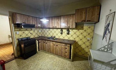 Casa en alquiler en Ramos Mejia Sur