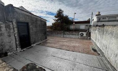 Casa en alquiler en Ramos Mejia Sur