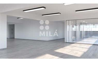Oficina en Arriendo en Planta completa, remodelada, MUT
