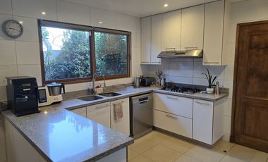 Arriendo Casa 5D/5B - Colina