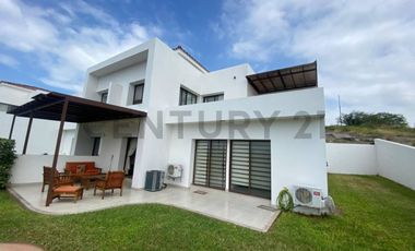 Departamento amoblado en urbanización exclusiva – Montecristi Golf Club