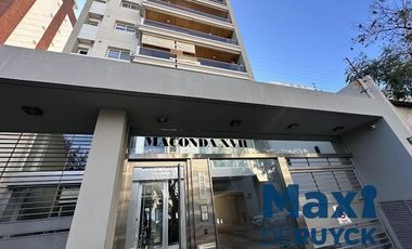 Piso de 4 ambientes con cochera, Zona Plaza Conesa