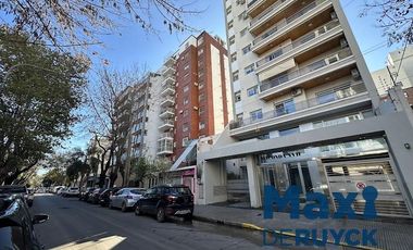 Piso de 4 ambientes con cochera, Zona Plaza Conesa