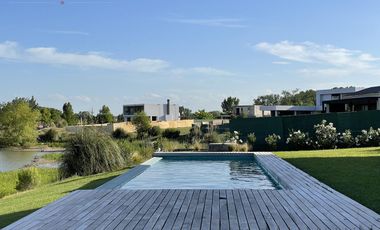 Venta/Alquiler Casa 7 Amb Vista Laguna/Golf en La Calesa, Pilará