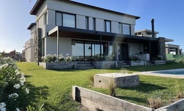 Venta/Alquiler Casa 7 Amb Vista Laguna/Golf en La Calesa, Pilará