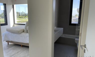 Venta/Alquiler Casa 7 Amb Vista Laguna/Golf en La Calesa, Pilará