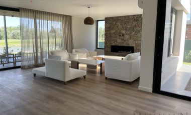 Venta/Alquiler Casa 7 Amb Vista Laguna/Golf en La Calesa, Pilará