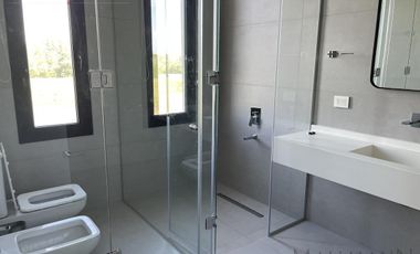 Venta/Alquiler Casa 7 Amb Vista Laguna/Golf en La Calesa, Pilará