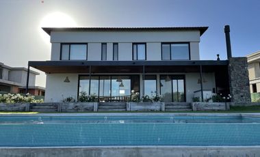 Venta/Alquiler Casa 7 Amb Vista Laguna/Golf en La Calesa, Pilará