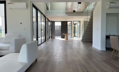 Venta/Alquiler Casa 7 Amb Vista Laguna/Golf en La Calesa, Pilará