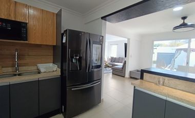 Casa con alberca en venta