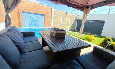 Casa con alberca en venta