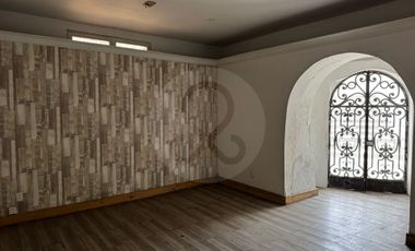 Casa uso de suelo en renta en Lomas de Chapultepec