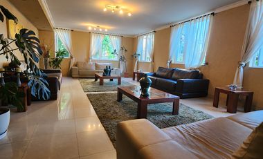 DEPTO FAMILIAR EN CALLE HOLANDESA, ESPACIOSO Y BIEN UBICADO