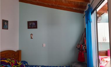 Venta de casa segundo piso en Guayabal la colinita