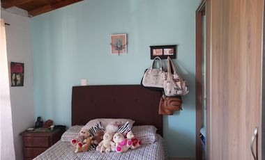 Venta de casa segundo piso en Guayabal la colinita