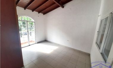 Venta de casa segundo piso en Guayabal Campo Amor