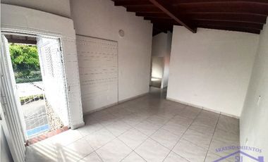 Venta de casa segundo piso en Guayabal Campo Amor