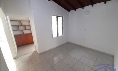 Venta de casa segundo piso en Guayabal Campo Amor