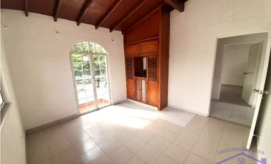 Venta de casa segundo piso en Guayabal Campo Amor