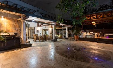 Vendo Casa Unifamiliar - Unidad Cerrada - El Poblado - Medellin.