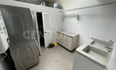 Vendo Casa Unifamiliar - Unidad Cerrada - El Poblado - Medellin.