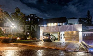 Vendo Casa Unifamiliar - Unidad Cerrada - El Poblado - Medellin.