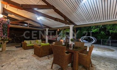 Vendo Casa Unifamiliar - Unidad Cerrada - El Poblado - Medellin.