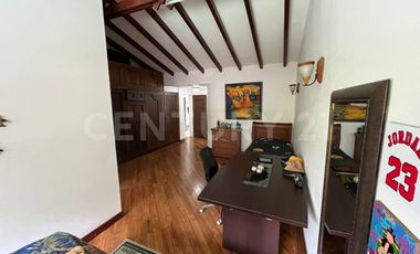 Vendo Casa Unifamiliar - Unidad Cerrada - El Poblado - Medellin.