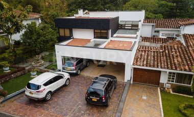 Vendo Casa Unifamiliar - Unidad Cerrada - El Poblado - Medellin.