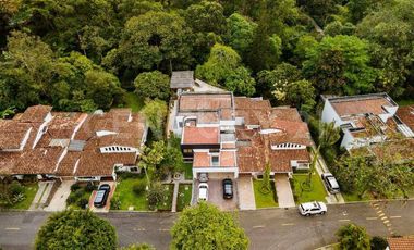 Vendo Casa Unifamiliar - Unidad Cerrada - El Poblado - Medellin.