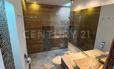 Vendo Casa Unifamiliar - Unidad Cerrada - El Poblado - Medellin.